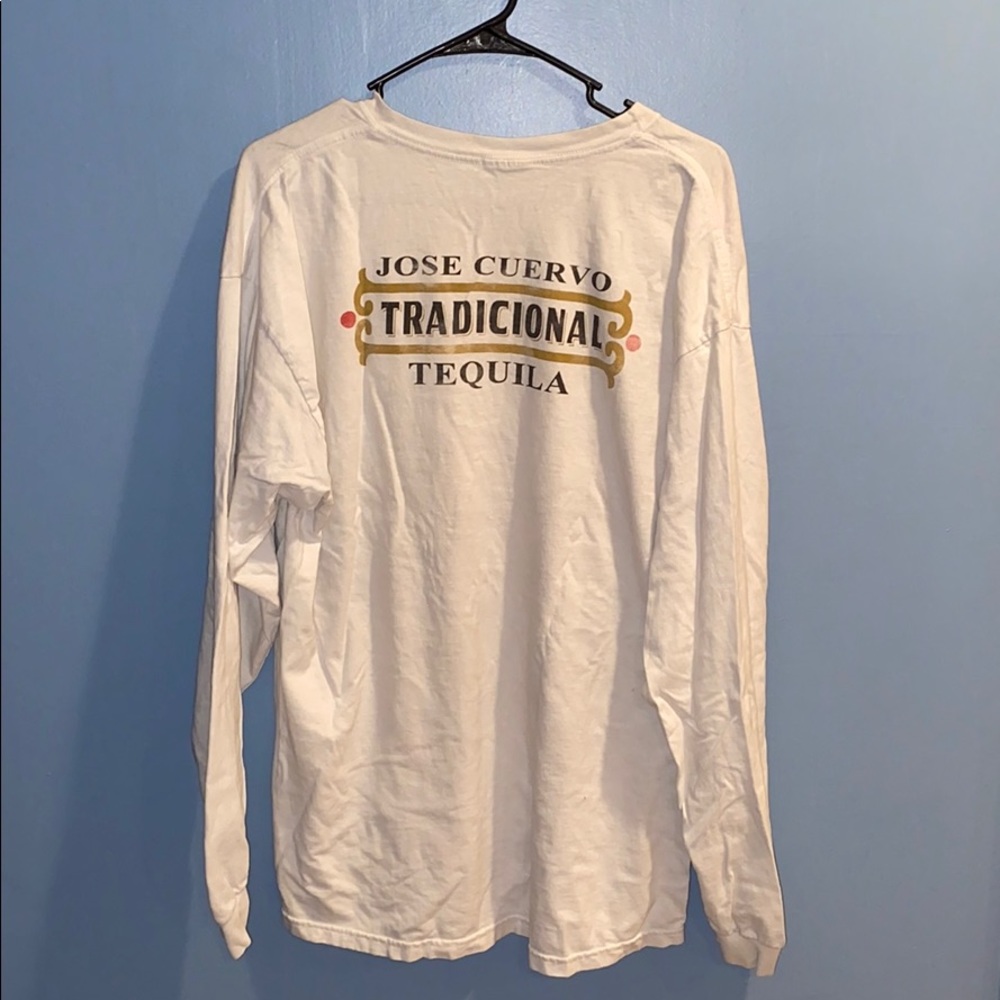 Long sleeve tee